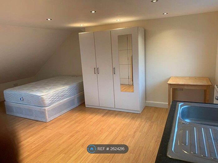 Studio To Rent In St. Raphaels Way, London, NW10