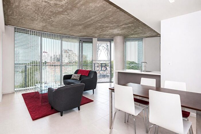 2 Bedroom Apartment For Sale In Hoola Building, East Tower, Tidal Basin Road, Royal Victoria Docks, E16