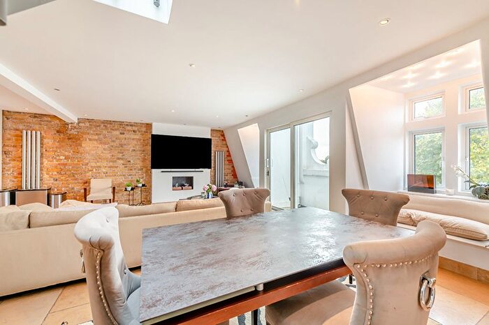 2 Bedroom Flat For Sale In Lennox Gardens, London, SW1X