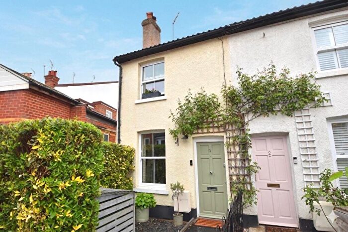 2 Bedroom Terraced House For Sale In Springfield Lane, Weybridge, KT13