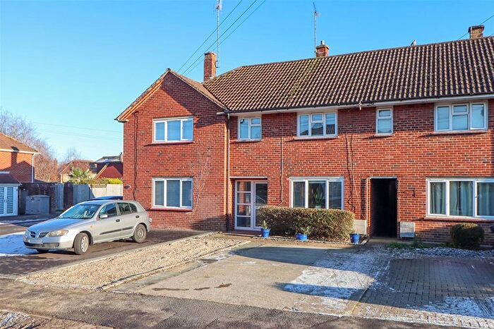 3 Bedroom Terraced House For Sale In Blackbridge Lane, Horsham, RH12