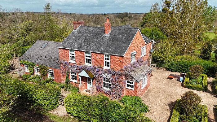 4 Bedroom Detached House For Sale In Aston Ingham Road, Kilcot, GL18