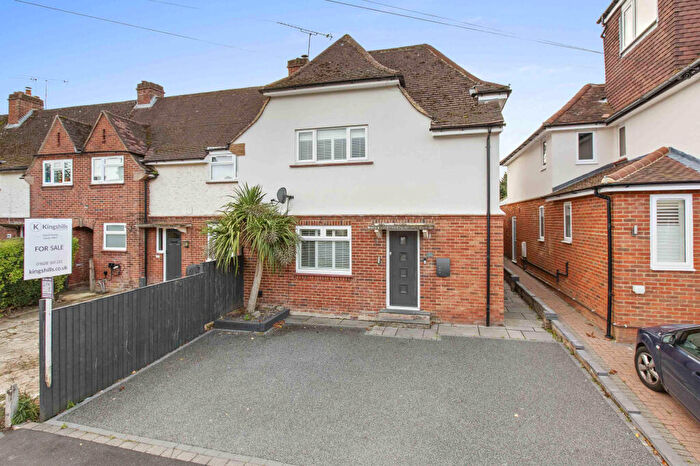 4 Bedroom Semi-Detached House For Sale In Trinity Avenue, Marlow, SL7