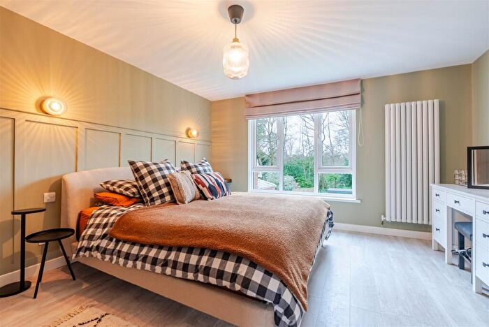 3 Bedroom Detached House For Sale In Fox Covert Close, Sunninghill, SL5