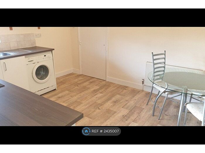 1 Bedroom Flat To Rent In Wordsley, Stourbridge, DY8