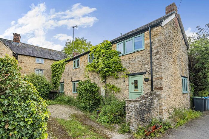 3 Bedroom Cottage For Sale In Middle Barton, Oxfordshire, OX7
