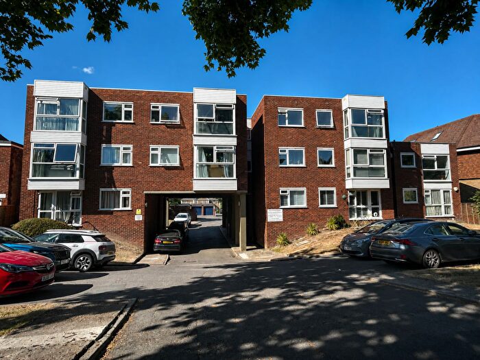 2 Bedroom Flat For Sale In Evening Hill, Foxgrove Road, Beckenham, BR3