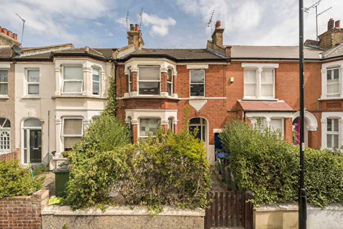 2 Bedroom Flat For Sale In Heathwood Gardens, Charlton, SE7