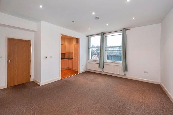 2 Bedroom Flat To Rent In Bedroom Bathroom Flat, Nevill Street, Tunbridge Wells, TN2