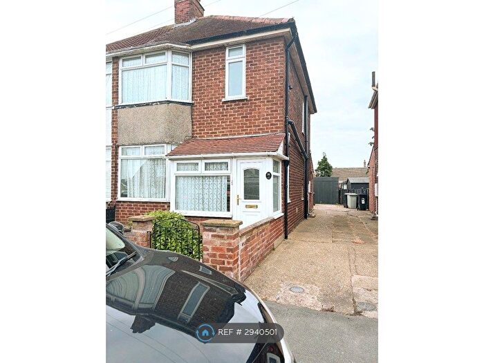 3 Bedroom Semi-Detached House To Rent In Queens Road, Skegness, PE25