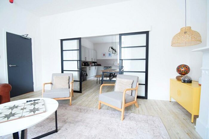 8 Bedroom Terraced House To Rent In Harcourt Road, Sheffield, S10