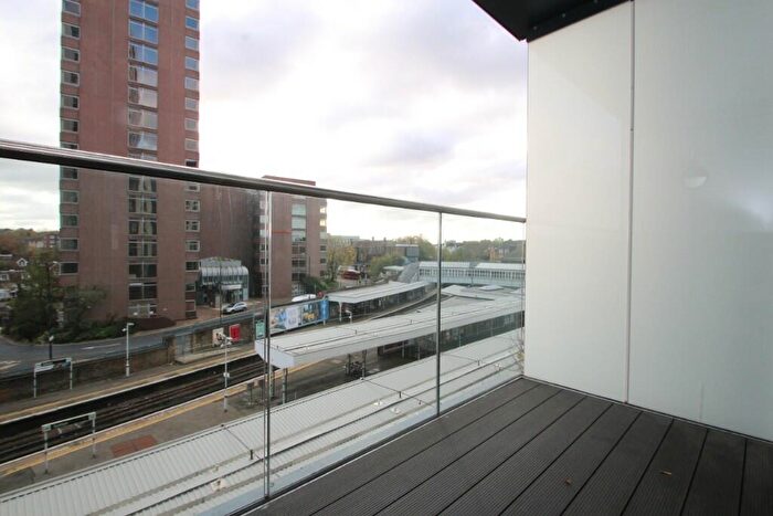 2 Bedroom Apartment To Rent In Sutton Plaza, Sutton, Surrey, SM1