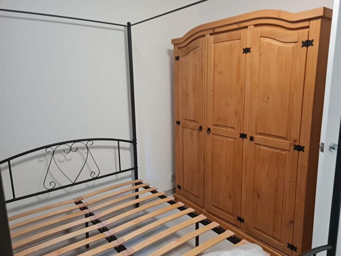 1 Bedroom Flat To Rent In Weavers Close, Isleworth, London, TW7