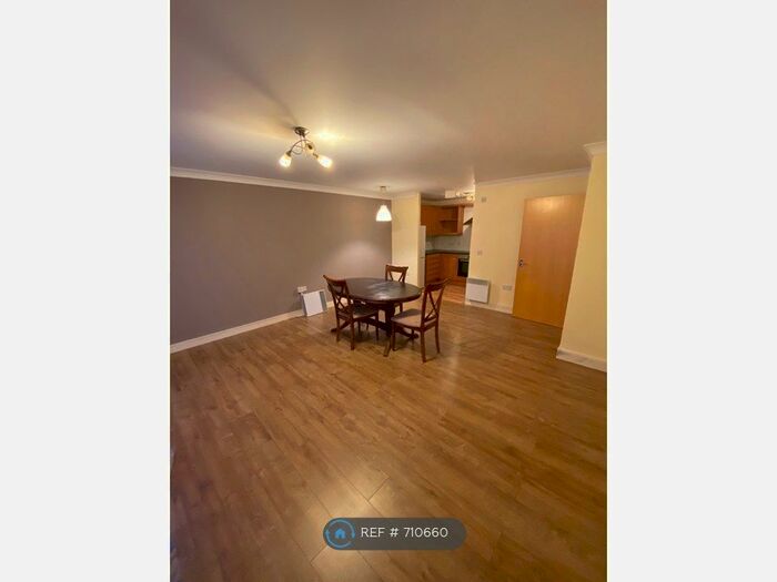 2 Bedroom Flat To Rent In Harkness Court, Sutton, SM1