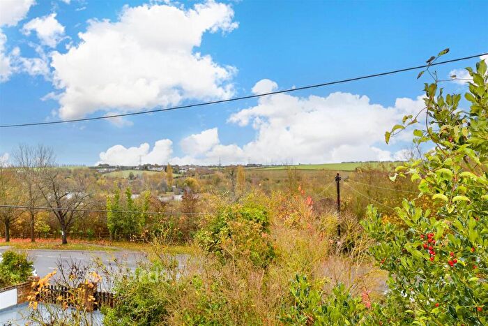 2 Bedroom Semi-Detached House For Sale In Dartford Road, Horton Kirby, Kent, DA4