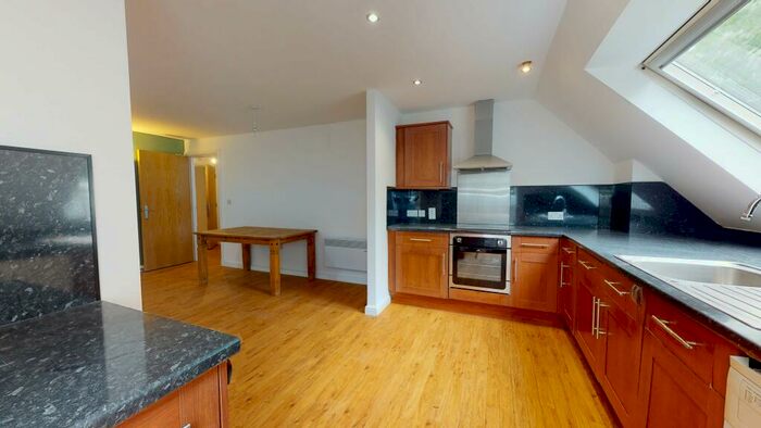 2 Bedroom Flat To Rent In The Grange, North Grange Mount, LS6