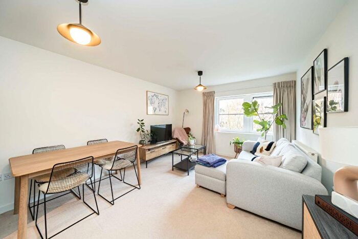 1 Bedroom Flat To Rent In Scott Avenue, London, SW15
