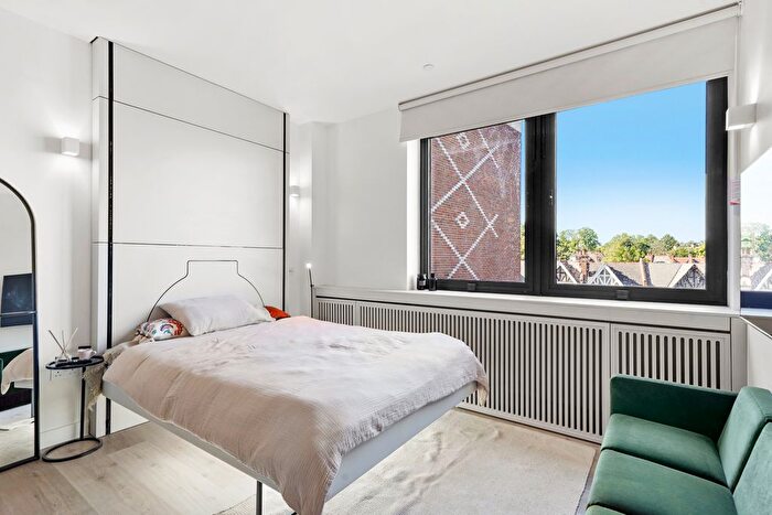 Studio To Rent In Lowlands Rd, HA1