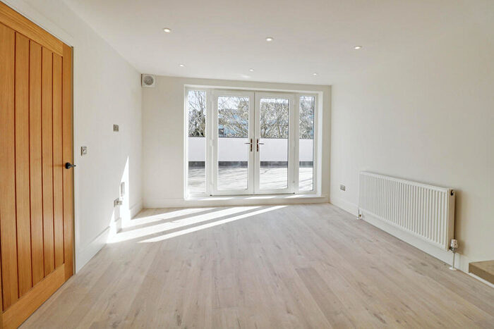 2 Bedroom Apartment To Rent In Elmsleigh Drive, Leigh-on-Sea, SS9