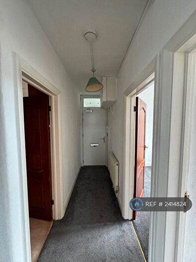 2 Bedroom Flat To Rent In Canning Court, London, N22