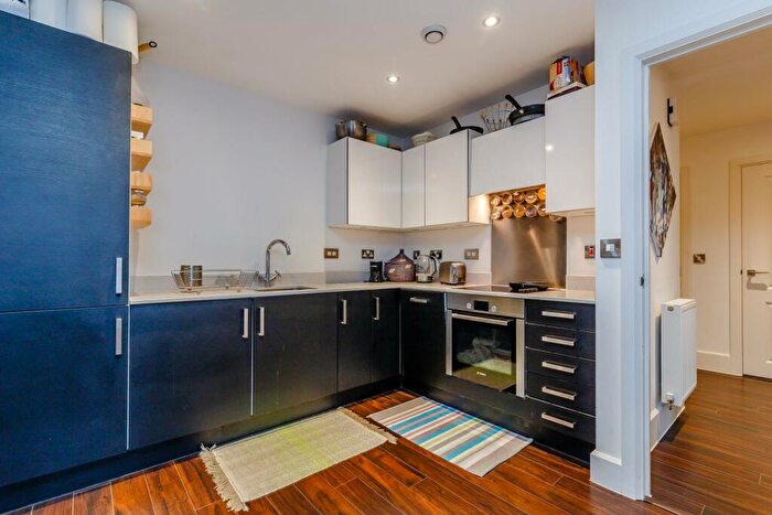 2 Bedroom Flat To Rent In Axio Way, London, E3