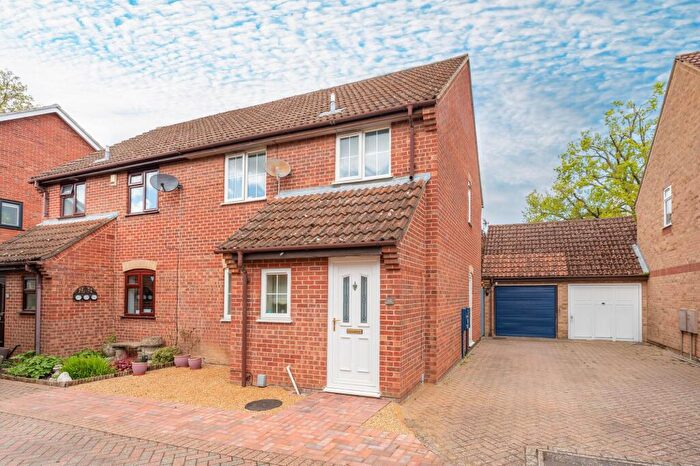 3 Bedroom Semi Detached House For Sale In Highfields, Norwich, NR5