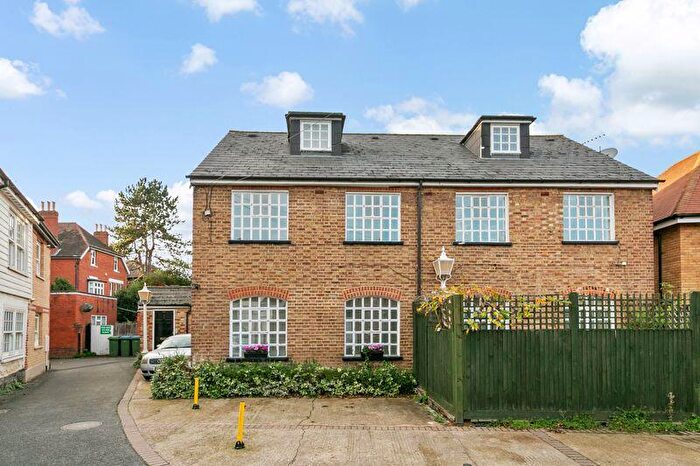 1 Bedroom Flat For Sale In Bridge Road, East Molesey, KT8