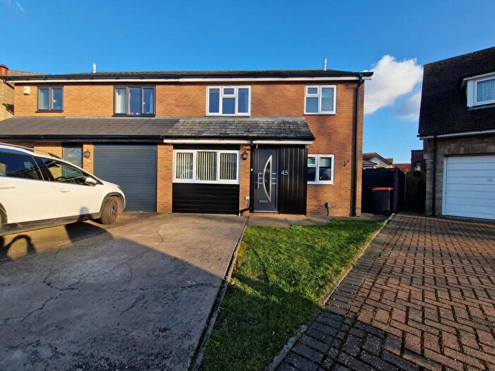 4 Bedroom House To Rent In Watling Place, Houghton Regis, LU5