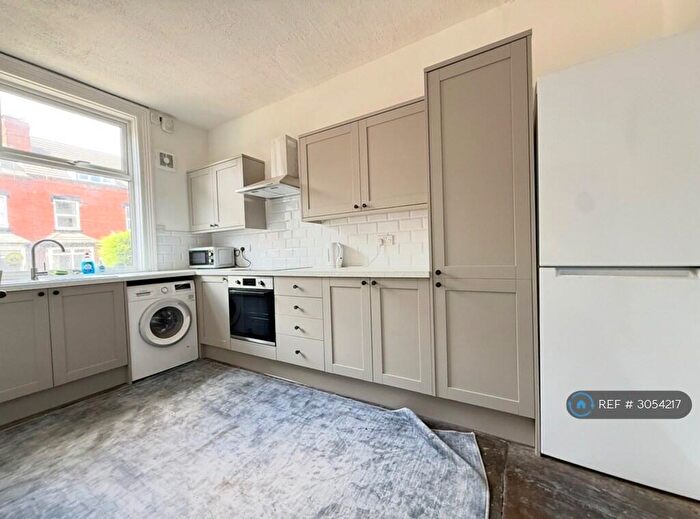 5 Bedroom Terraced House To Rent In Trelawn Avenue, Leeds, LS6