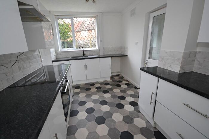 3 Bedroom Terraced House To Rent In Griffin Road, Hull, HU9