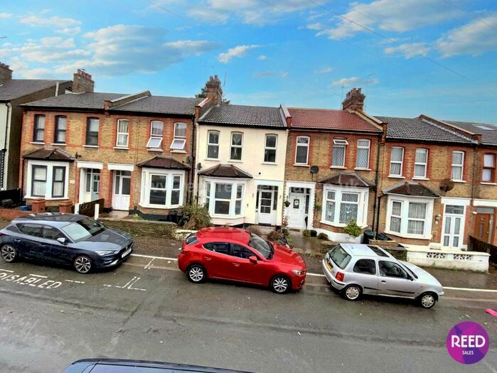 3 Bedroom Terraced House To Rent In Hainault Avenue, Westcliff On Sea, SS0