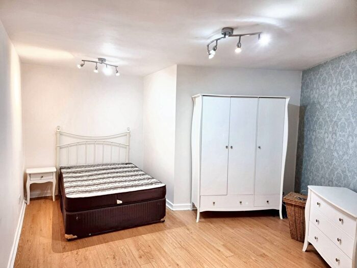 1 Bedroom Detached House To Rent In Grenville Close, Slough, SL1