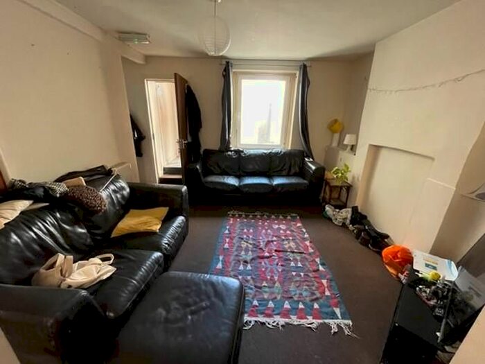 4 Bedroom Flat To Rent In Lewes Road, Brighton, BN2