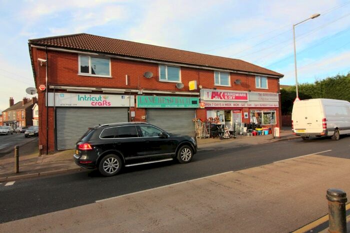 2 Bedroom Flat To Rent In High Road, Willenhall, WV12