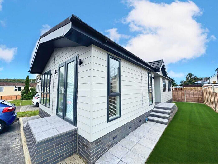 3 Bedroom Park Home For Sale In The Beeches, Pine View Park, Clophill Road, Maulden, Bedfordshire, MK45