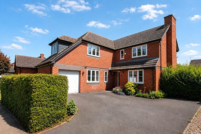 4 Bedroom Detached House For Sale In Tavistock Avenue, Ampthill, Bedfordshire, MK45
