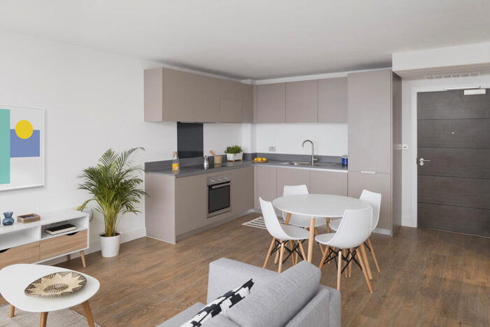 1 Bedroom Flat To Rent In Northpoint, Ewell Road, Surbiton, KT6