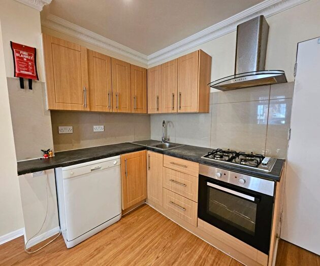 2 Bedroom Flat To Rent In Lillie Road, London, SW6