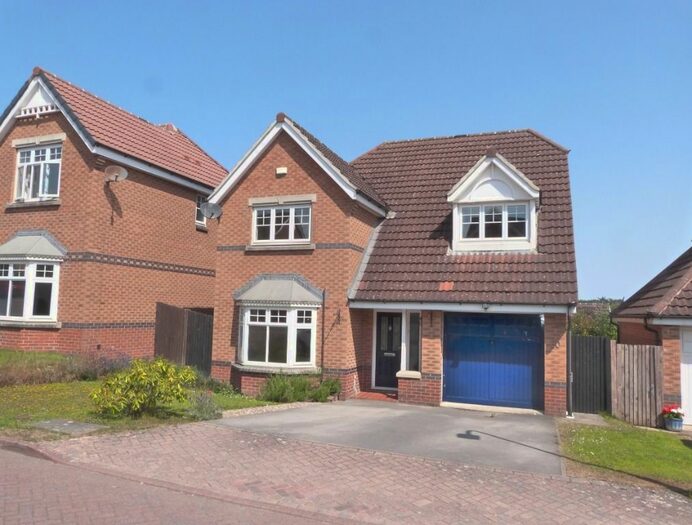 4 Bedroom Detached House To Rent In Trefoil Drive, Harrogate, HG3