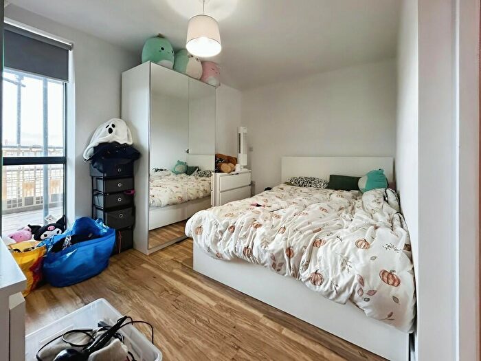 2 Bedroom Apartment To Rent In Aire, Cross Green Lane, Leeds, X1