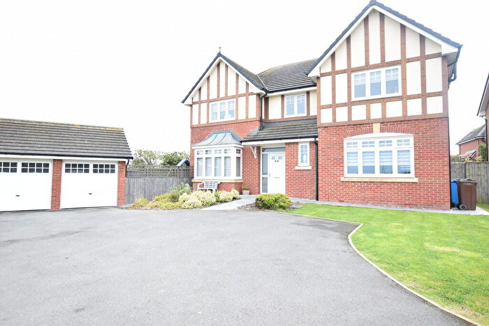 5 Bedroom Detached House To Rent In Kings Close, Staining, FY3