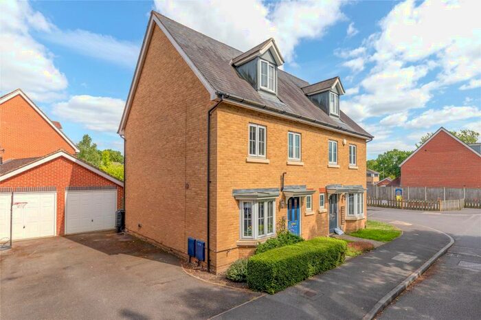 4 Bedroom Terraced House To Rent In Alford Close, Sandhurst, Berkshire, GU47