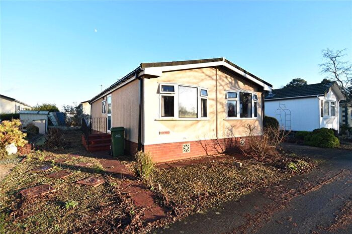 2 Bedroom Mobile/park Home For Sale In Doverdale Park Homes, Hampton Lovett, Droitwich, Worcestershire, WR9