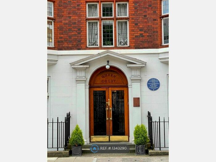 Studio To Rent In Queen Court, London, WC1N