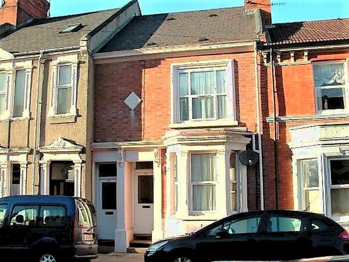 2 Bedroom Apartment To Rent In Colwyn Road, Northampton, NN1