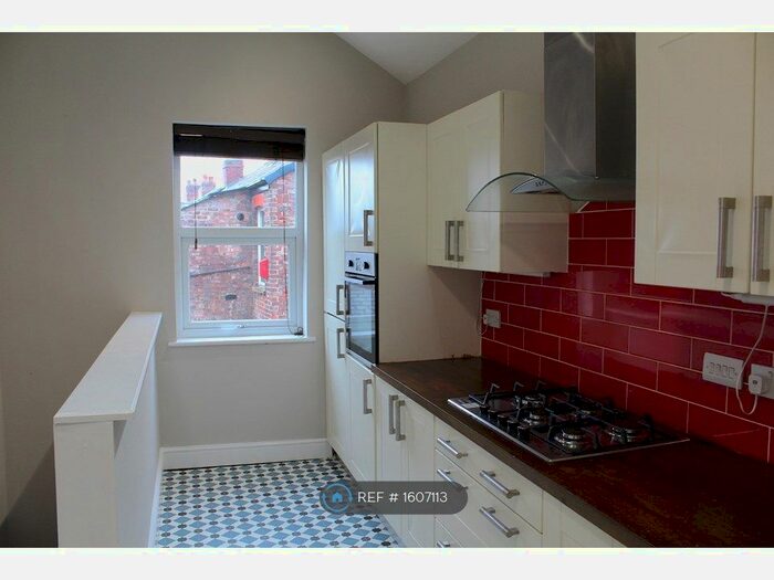 2 Bedroom Maisonette To Rent In Manchester Road, Altrincham, WA14