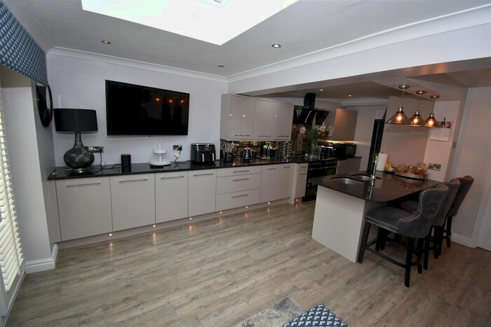 4 Bedroom Detached House For Sale In Lyndon Close, Castle Bromwich, Birmingham, B36