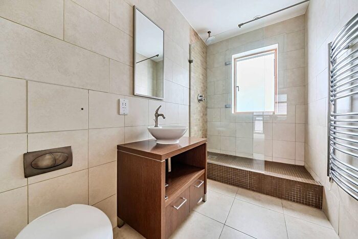 2 Bedroom Flat For Sale In Ebenezer Street, Old Street, London, N1