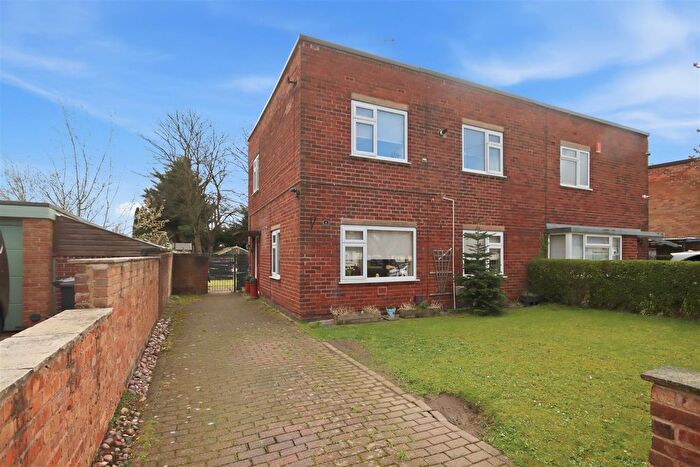 3 Bedroom Semi Detached House For Sale In Haddon Close, Brampton, Chesterfield, S40