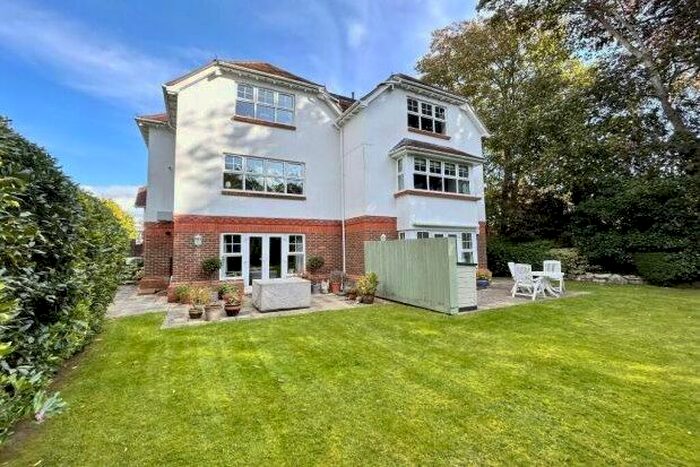 2 Bedroom Flat To Rent In Alum Chine Road, Bournemouth, BH4